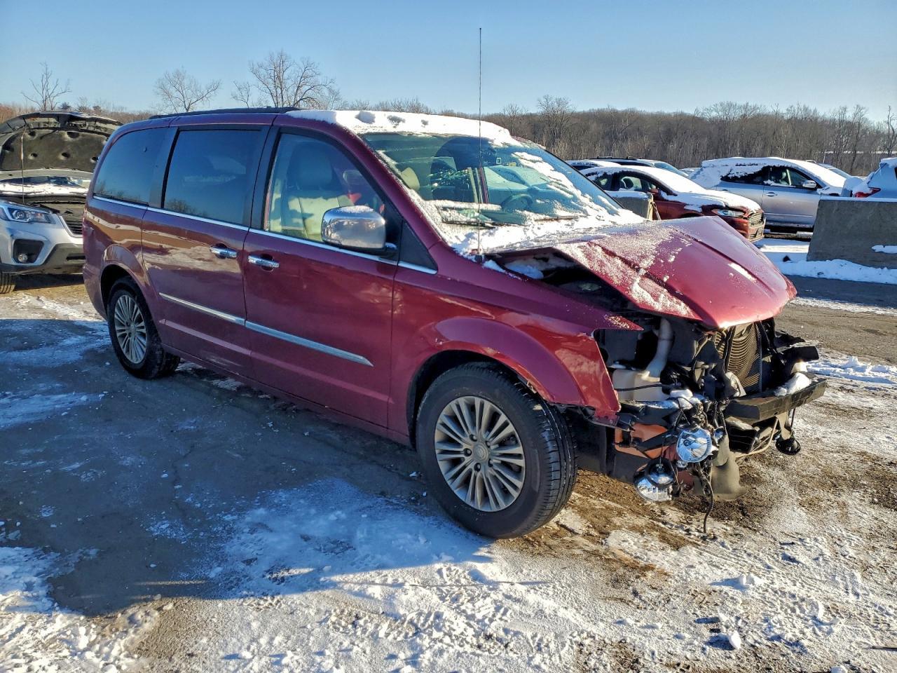 2014 Chrysler Town & Country Touring L - Фото 4