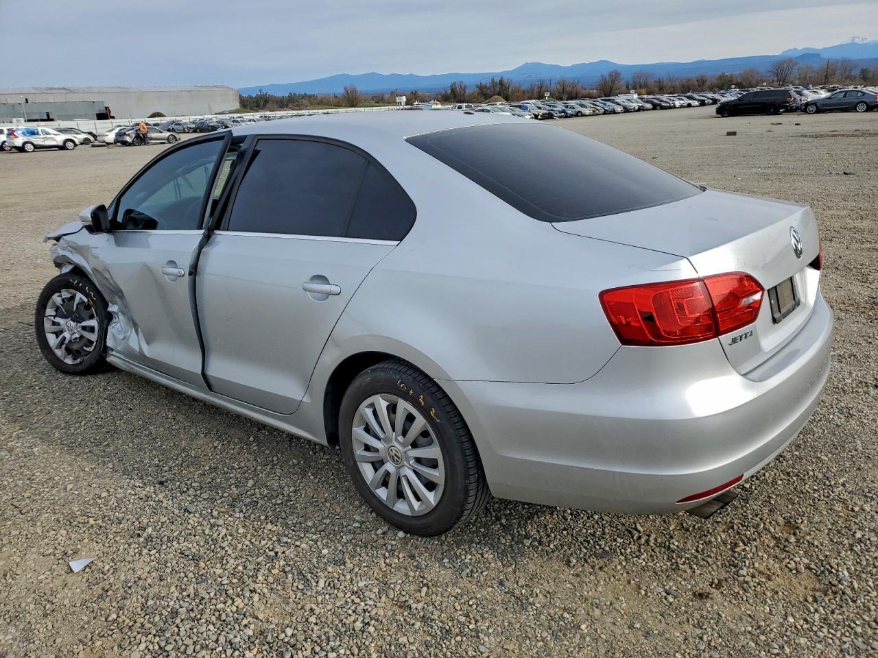 2013 Volkswagen Jetta Se - Фото 2
