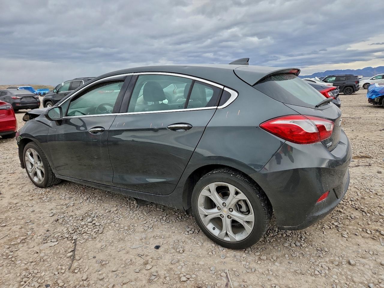 2018 Chevrolet Cruze Premier - Фото 2