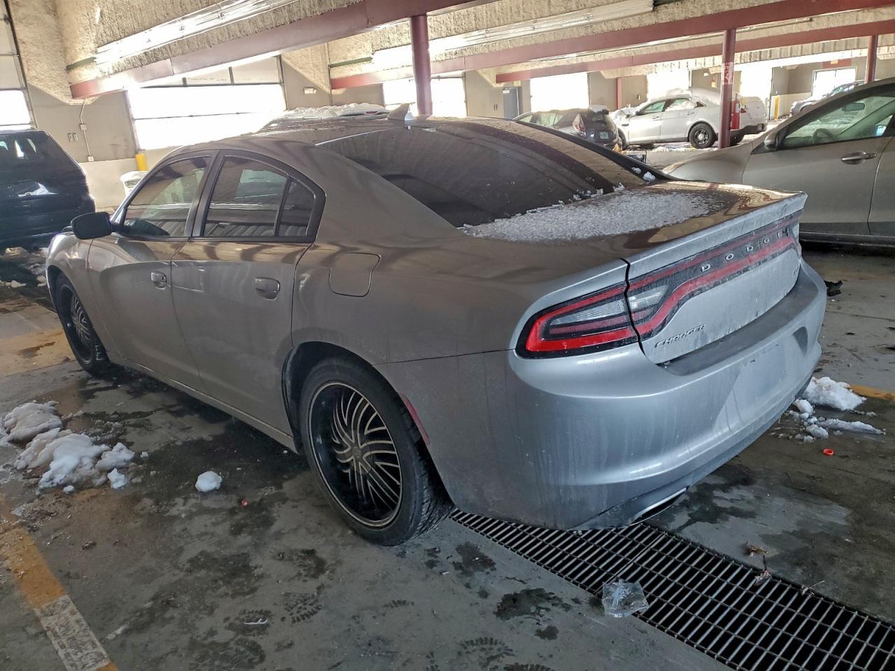 2017 Dodge Charger Sxt - Image 2