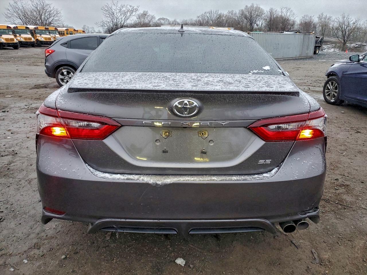 2021 Toyota Camry Se - Фото 6