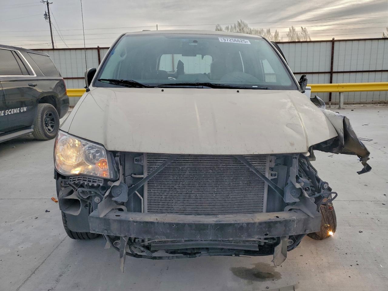 2016 Chrysler Town & Country Lx - Image 5