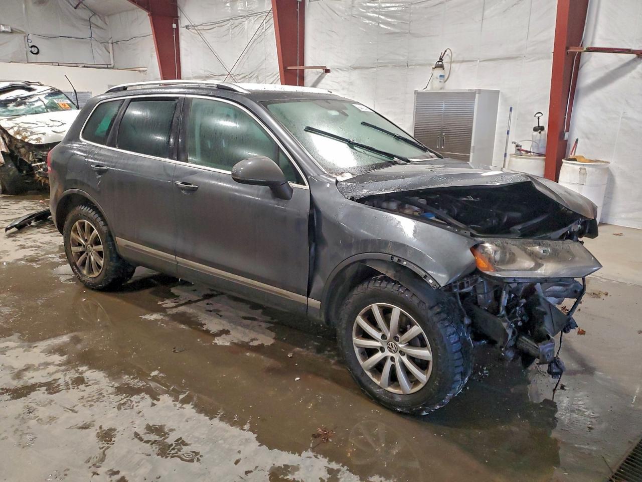 2011 Volkswagen Touareg V6 - Фото 4