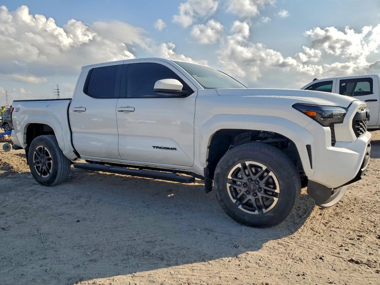 2024 Toyota Tacoma Double Cab - Image 4