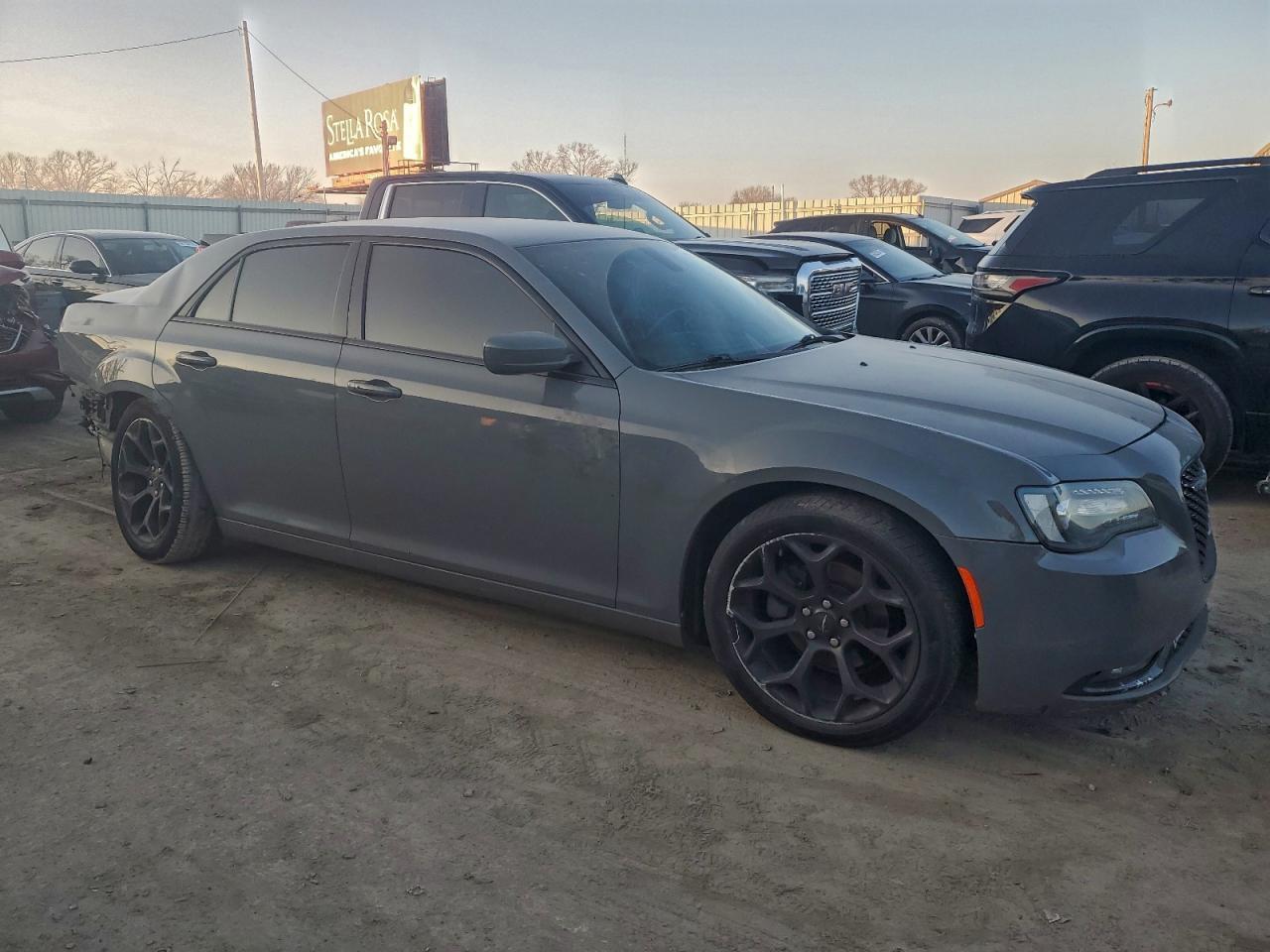 2019 Chrysler 300 S - Фото 4