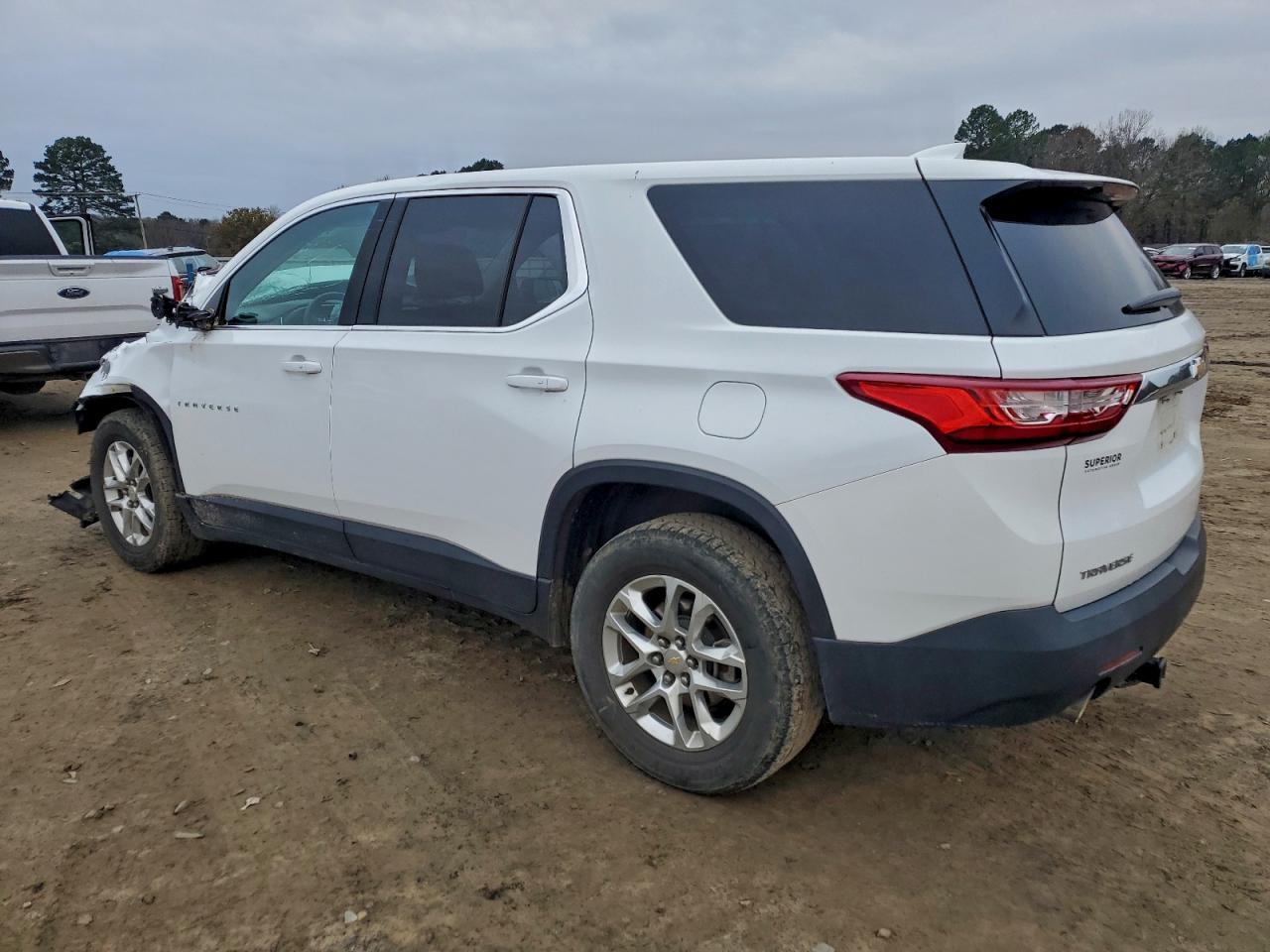 2019 Chevrolet Traverse Ls - Фото 2