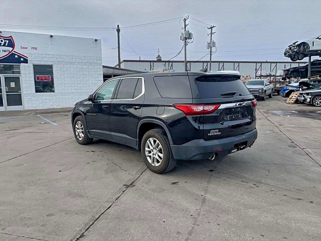 2018 Chevrolet Traverse Ls - Image 3