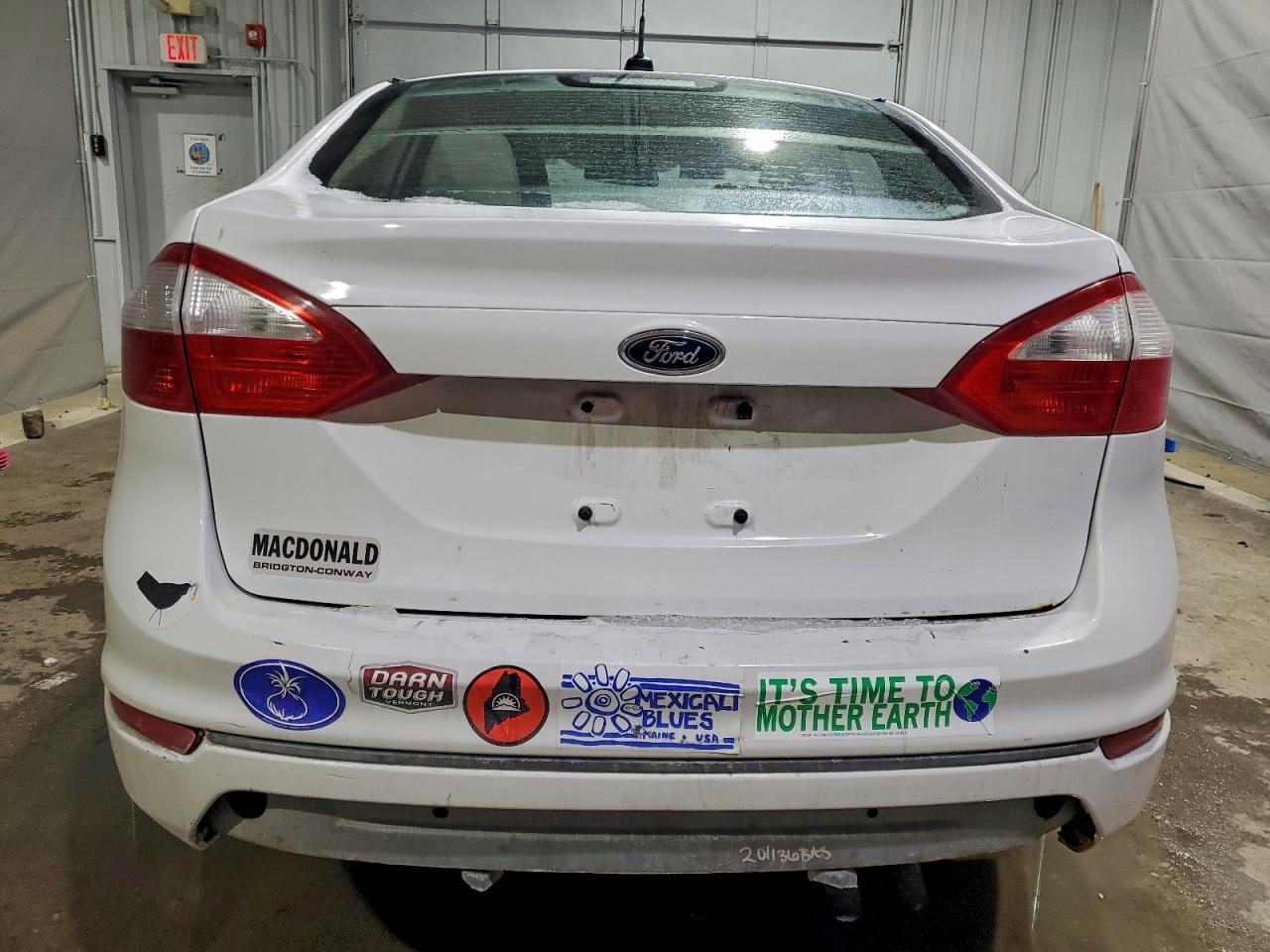 2015 Ford Fiesta Se - Фото 6