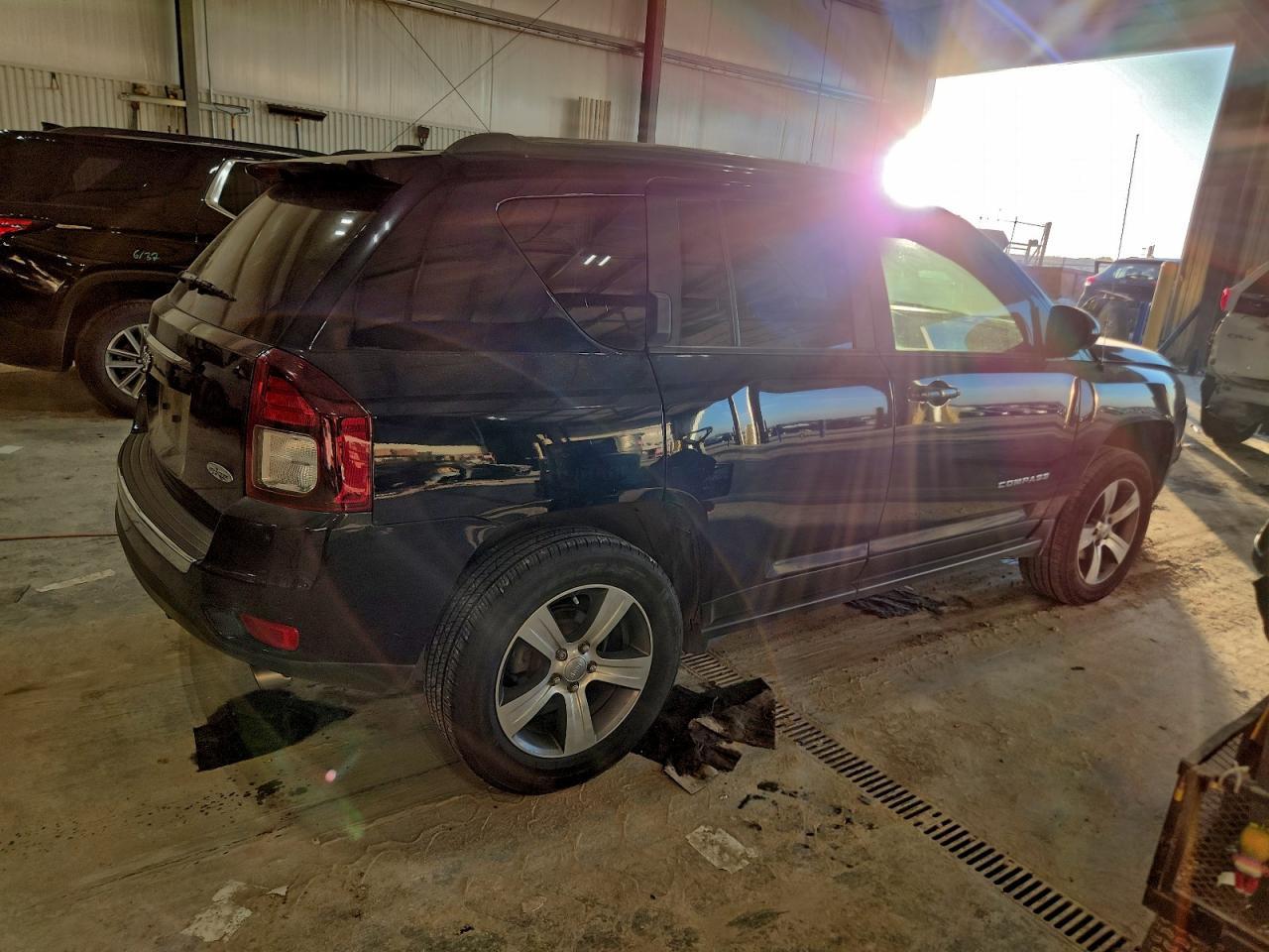 2017 Jeep Compass Latitude - Фото 3