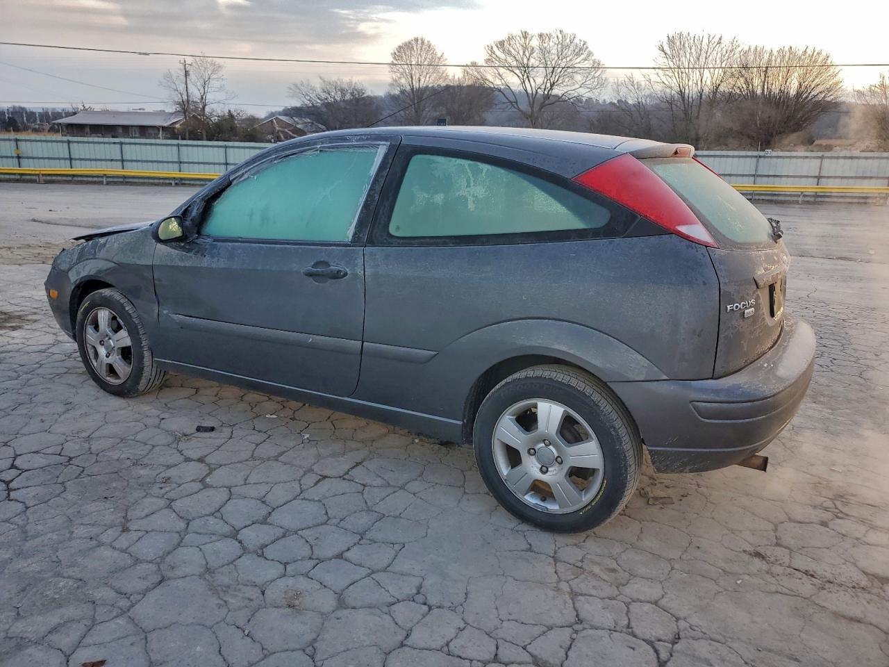 2005 Ford Focus Zx3 - Фото 2