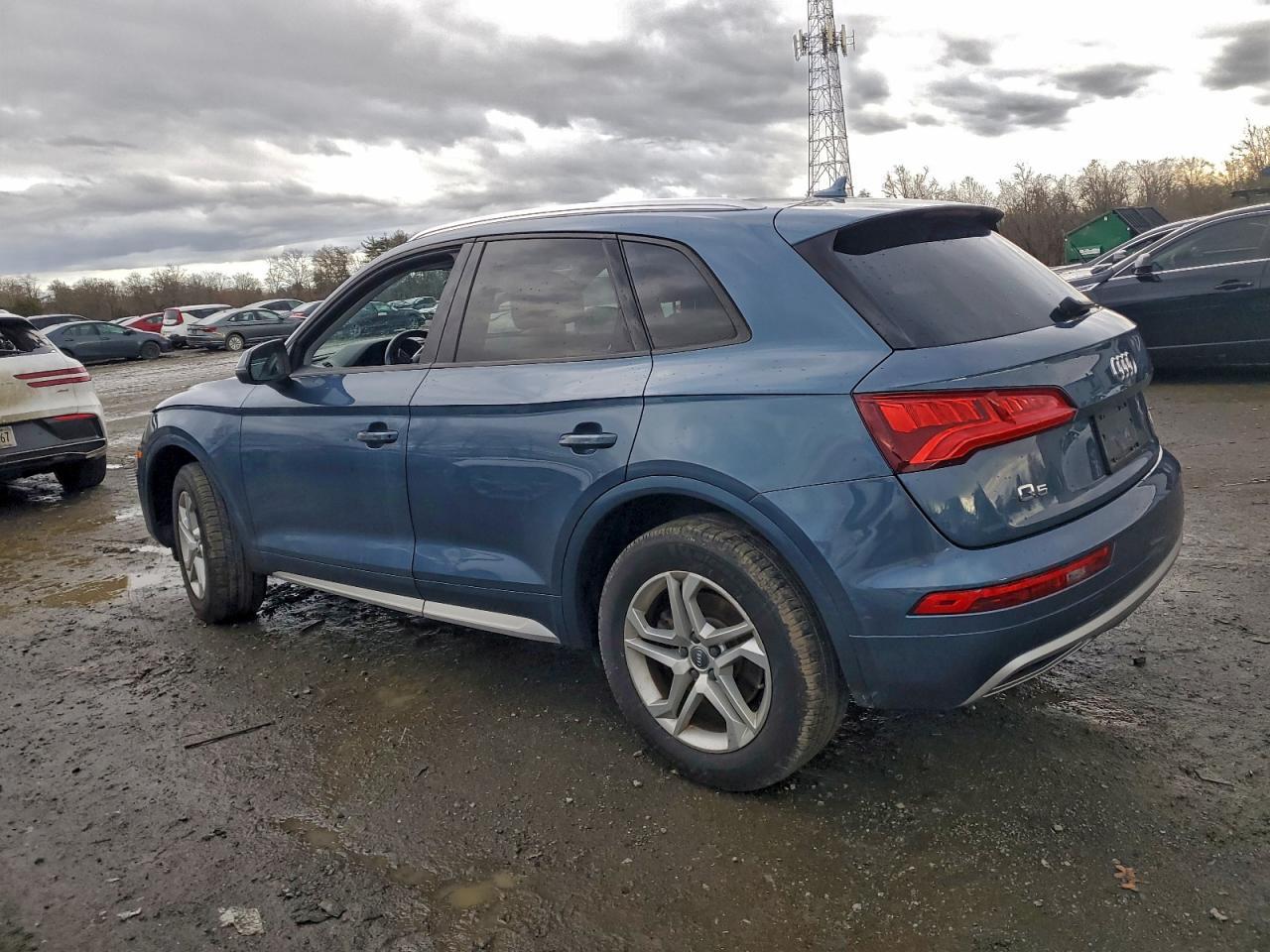 2018 Audi Q5 Premium - Image 2
