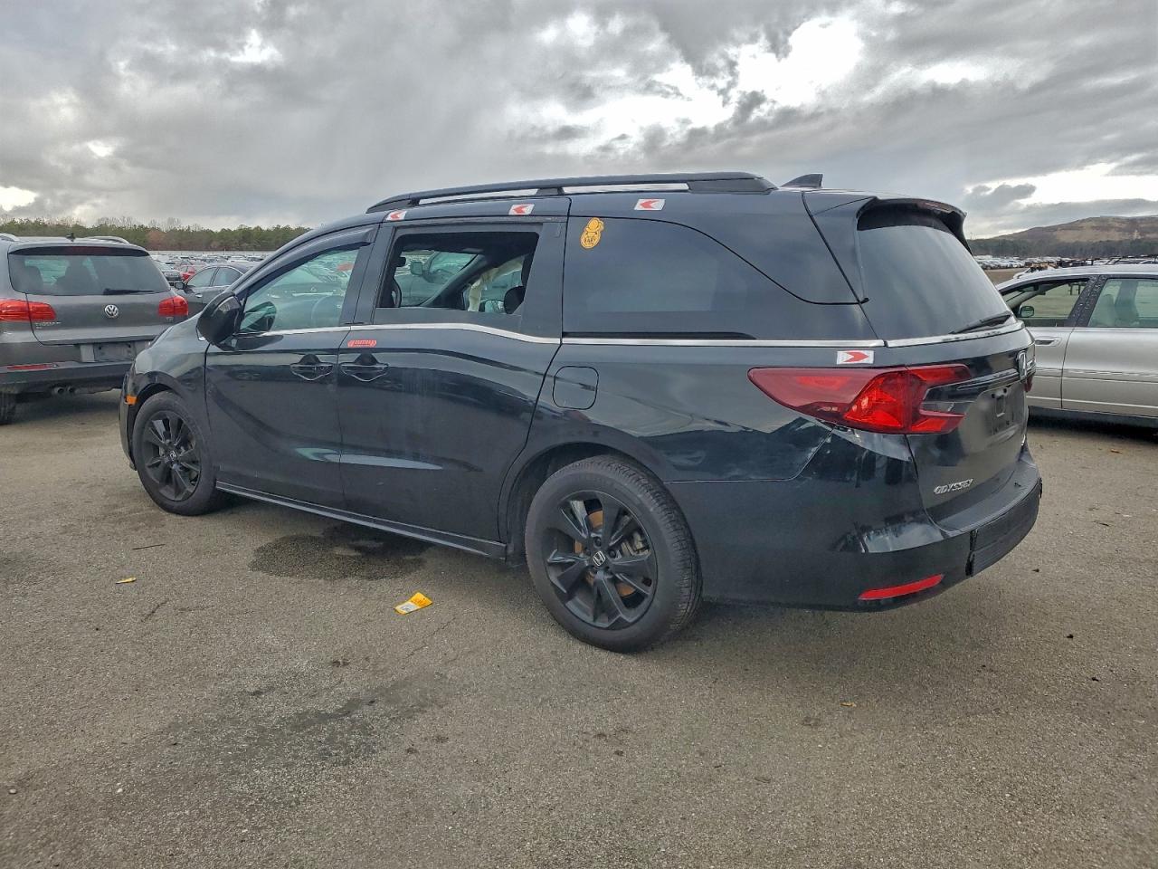 2023 Honda Odyssey Sport-L - Image 2