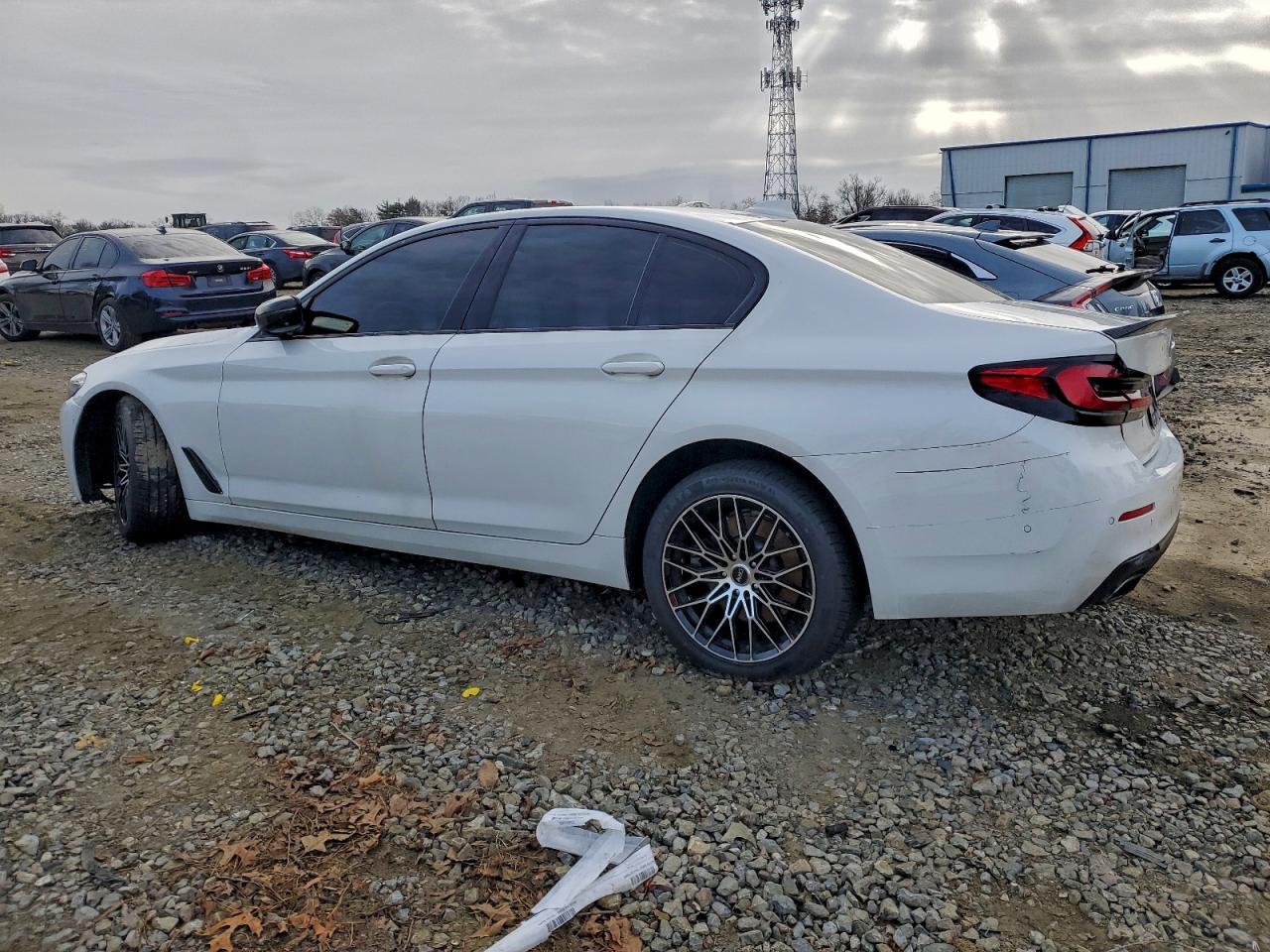 2021 BMW 530 Xi - Фото 2