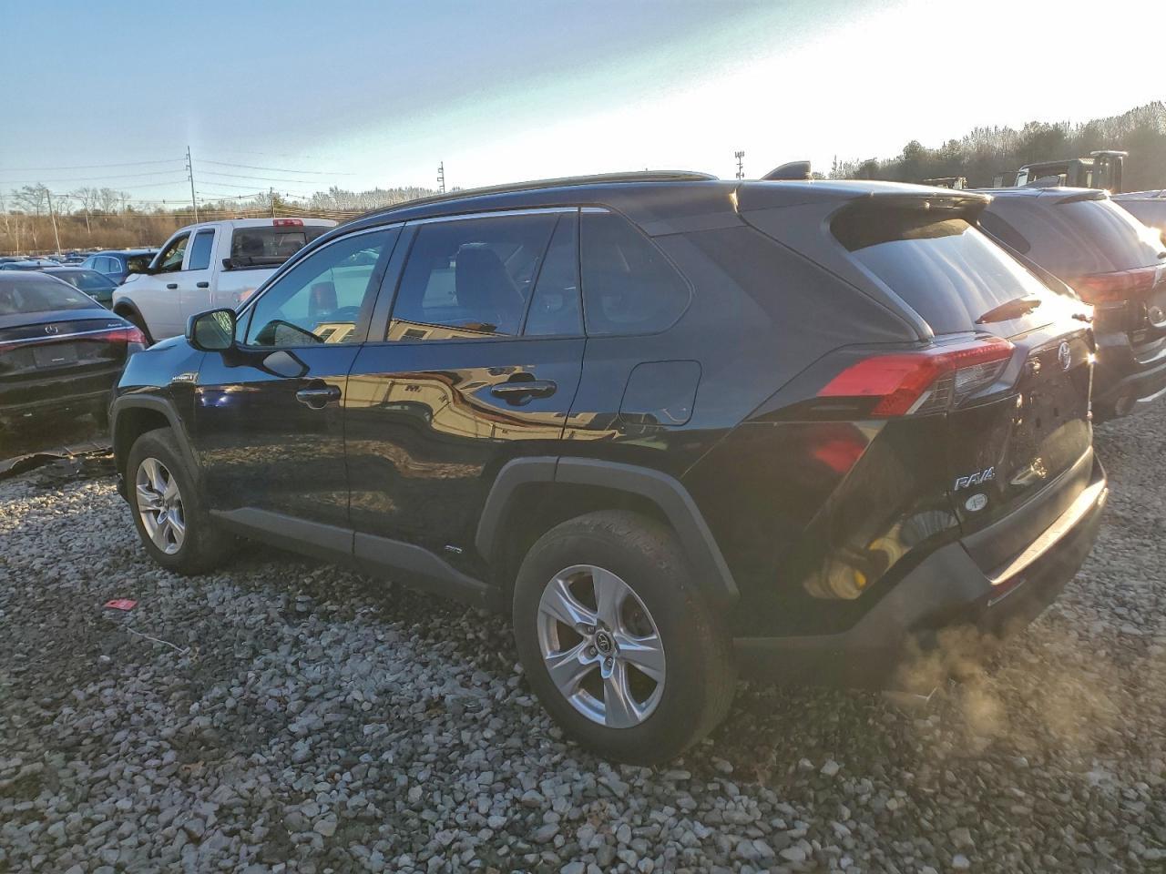 2021 Toyota Rav4 Le - Image 2