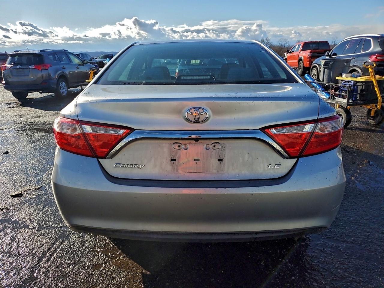 2015 Toyota Camry Le - Фото 6