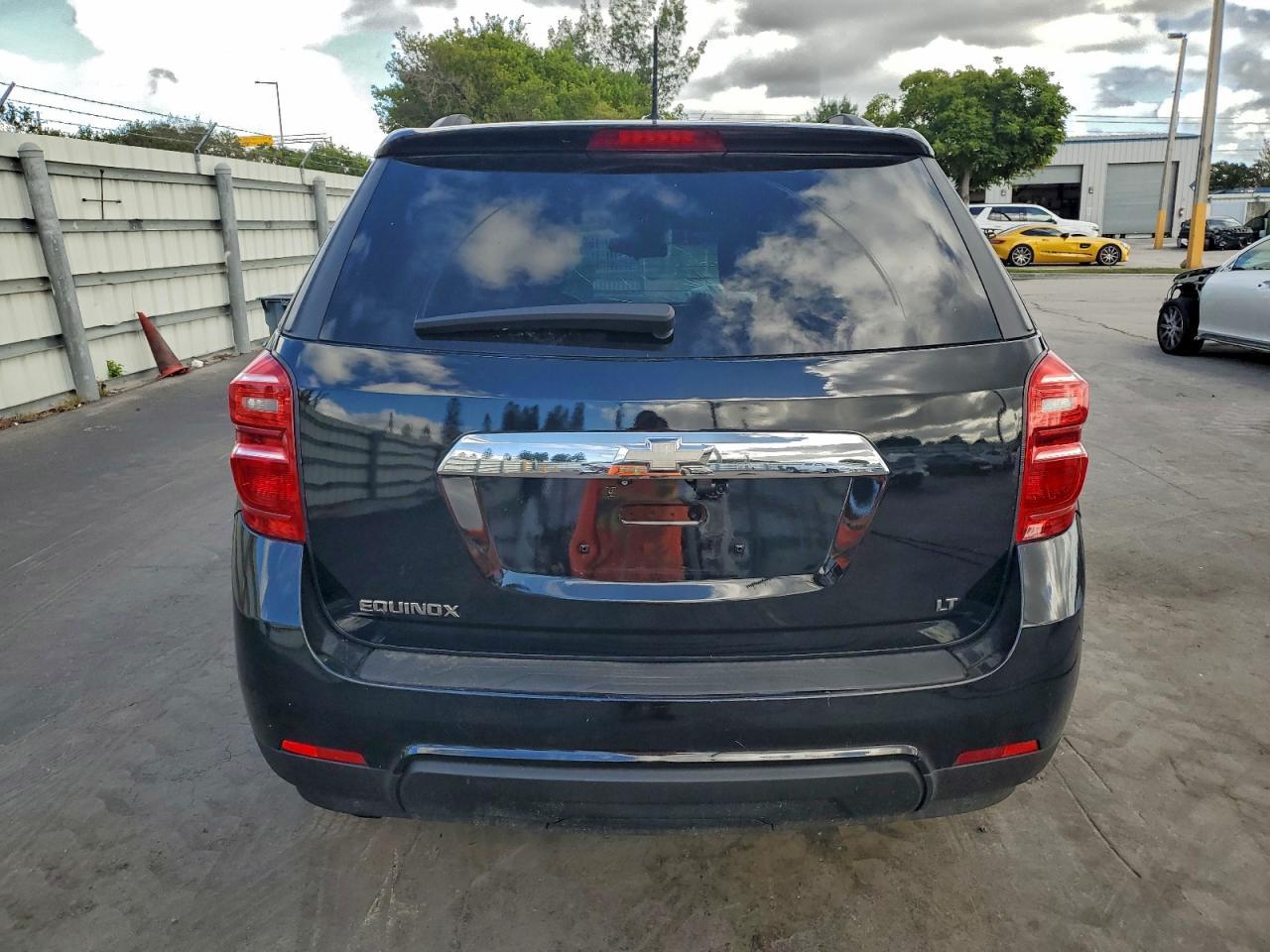 2017 Chevrolet Equinox Lt - Image 6