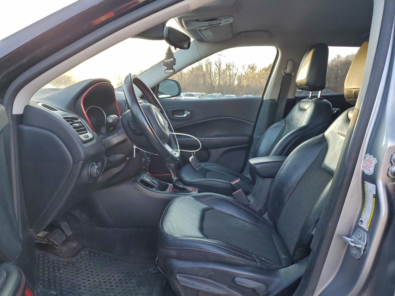 2019 Jeep Compass Trailhawk - Image 7