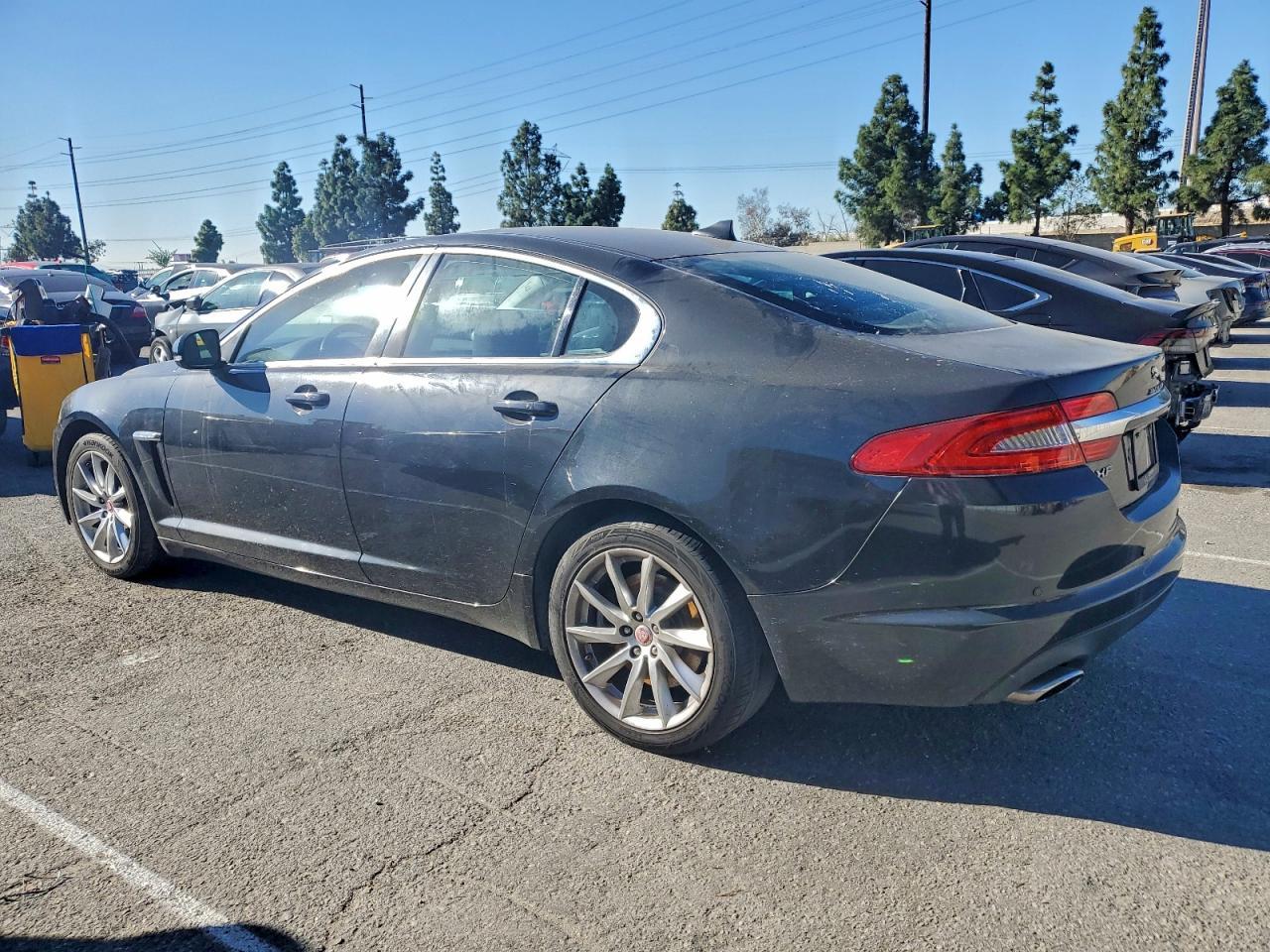 2015 Jaguar Xf 2.0T Premium - Фото 2