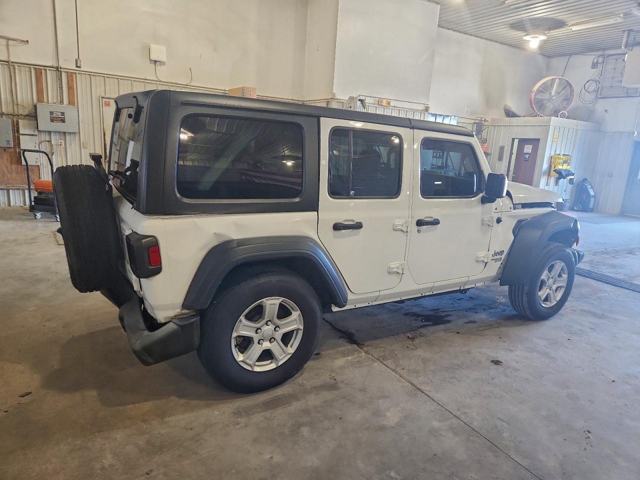 2020 Jeep Wrangler Unlimited Sport - Фото 3