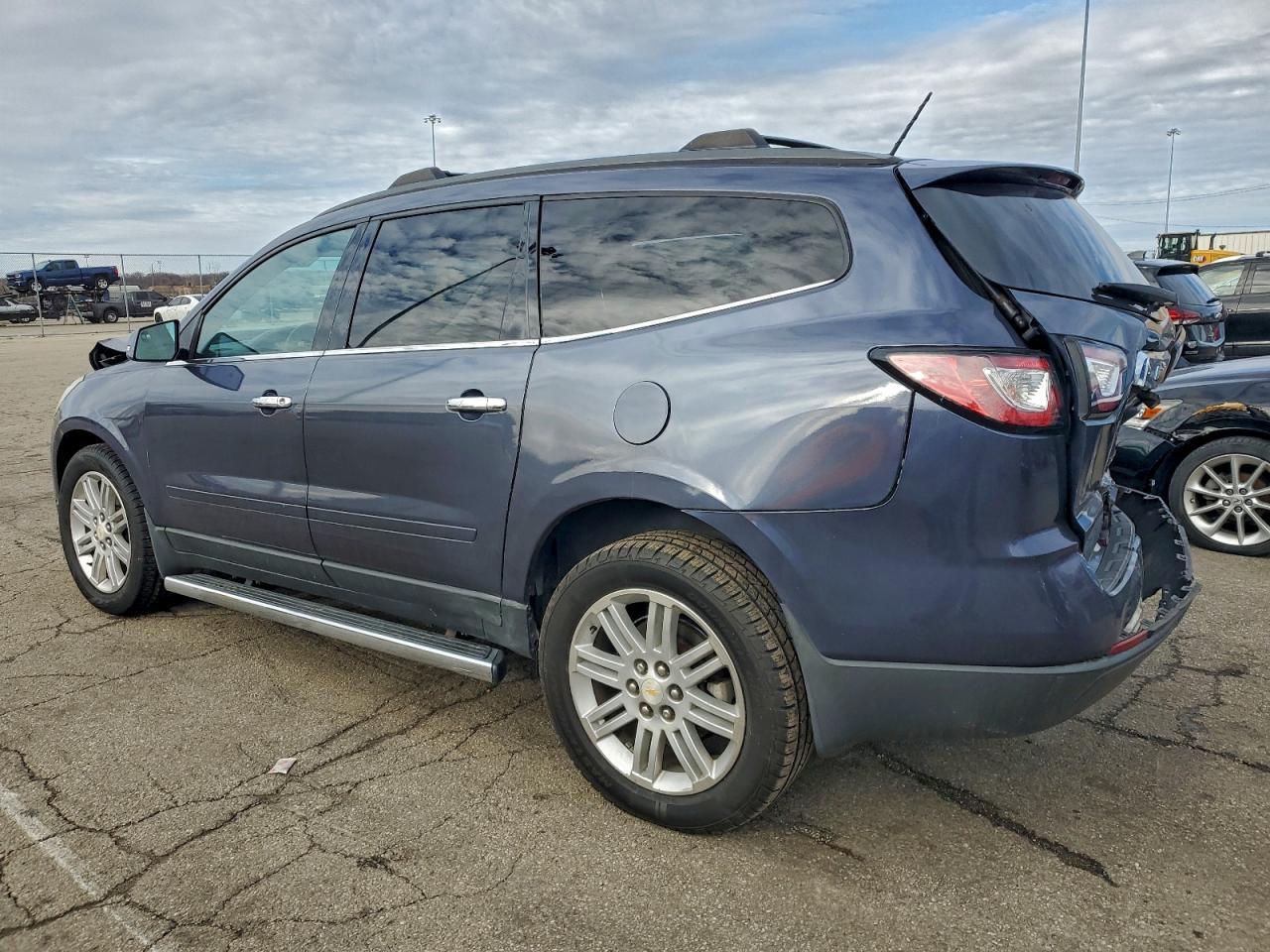 2014 Chevrolet Traverse Lt - Image 2