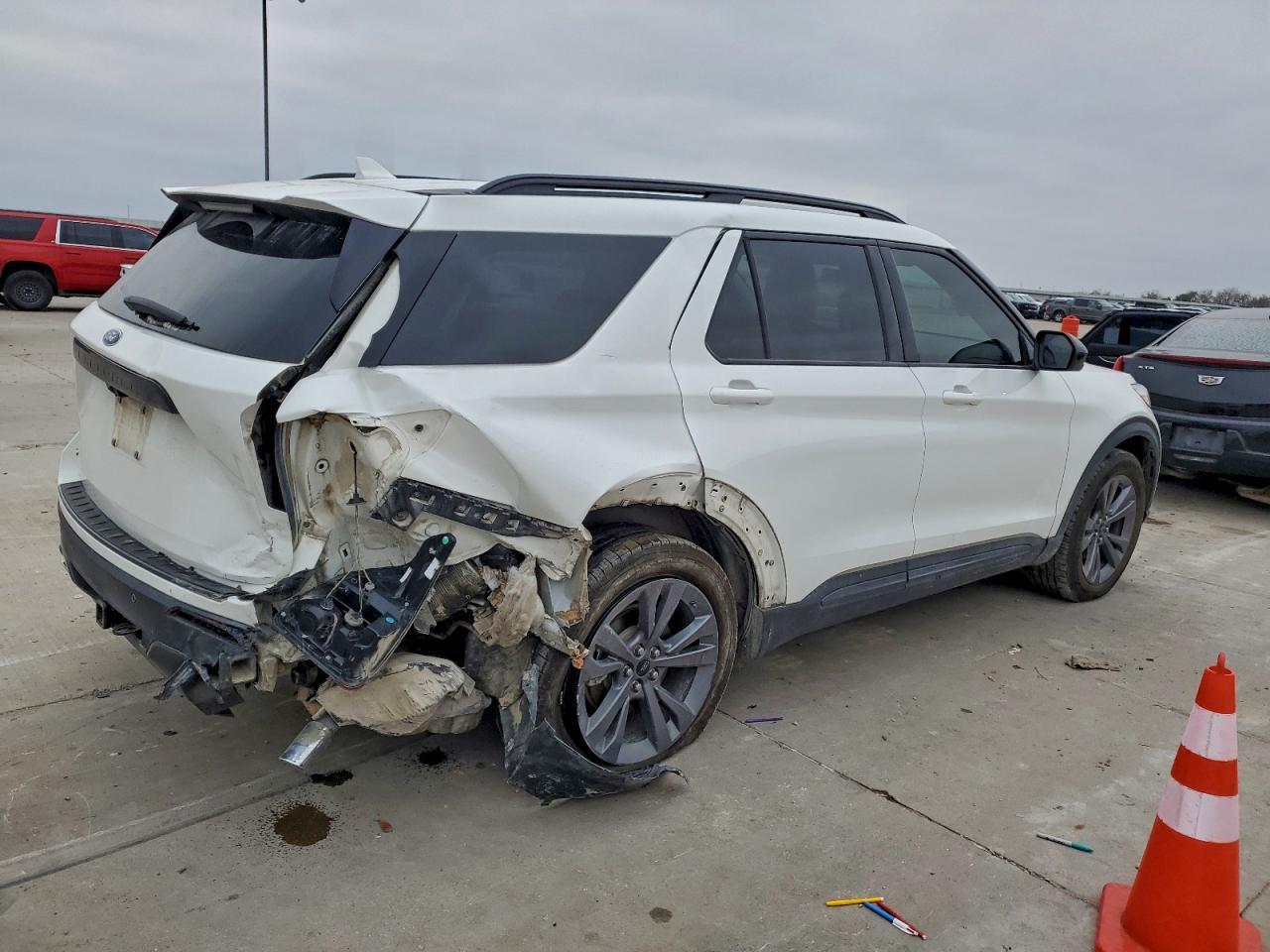 2023 Ford Explorer Xlt - Фото 3