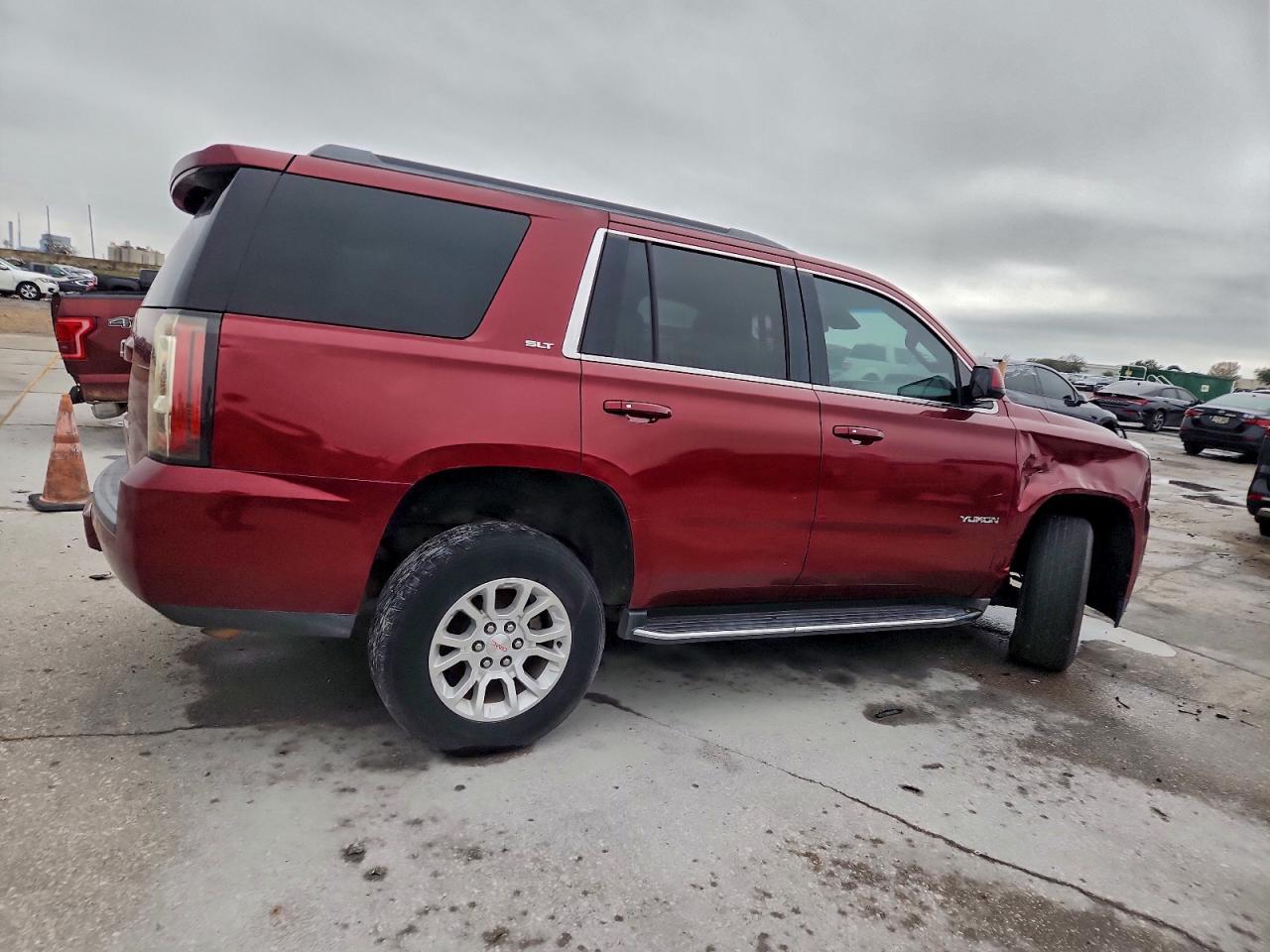 2017 GMC Yukon Slt - Фото 3