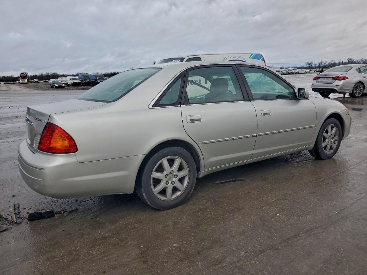 2001 Toyota Avalon Xl - Image 3
