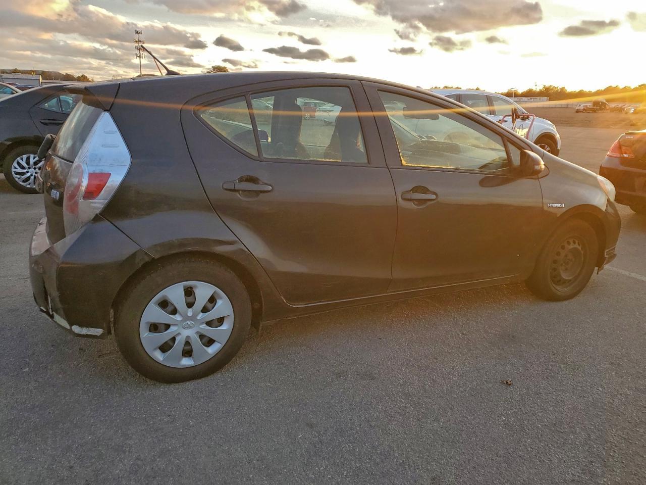 2013 Toyota Prius C - Фото 3