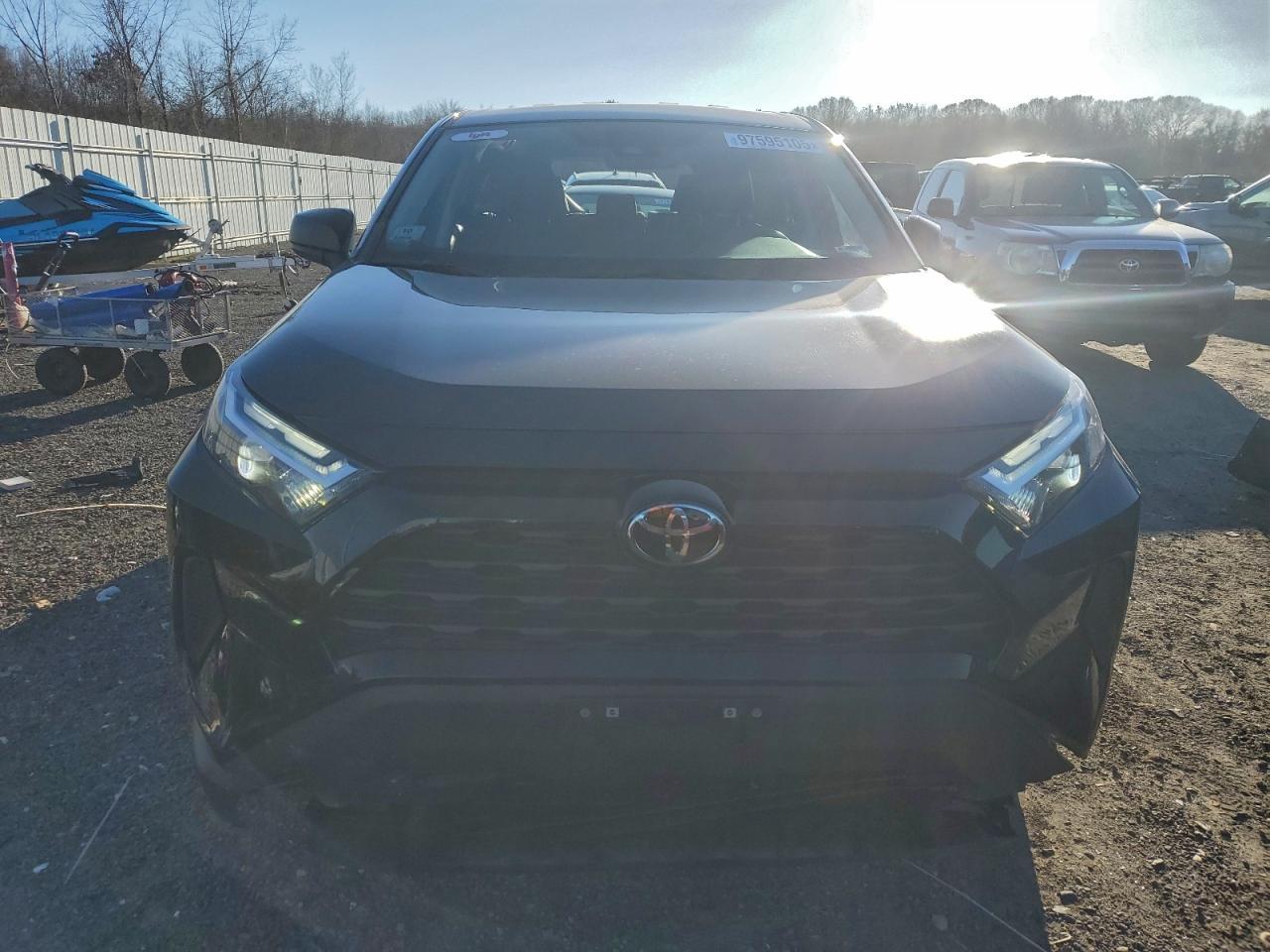 2023 Toyota Rav4 Le - Image 5