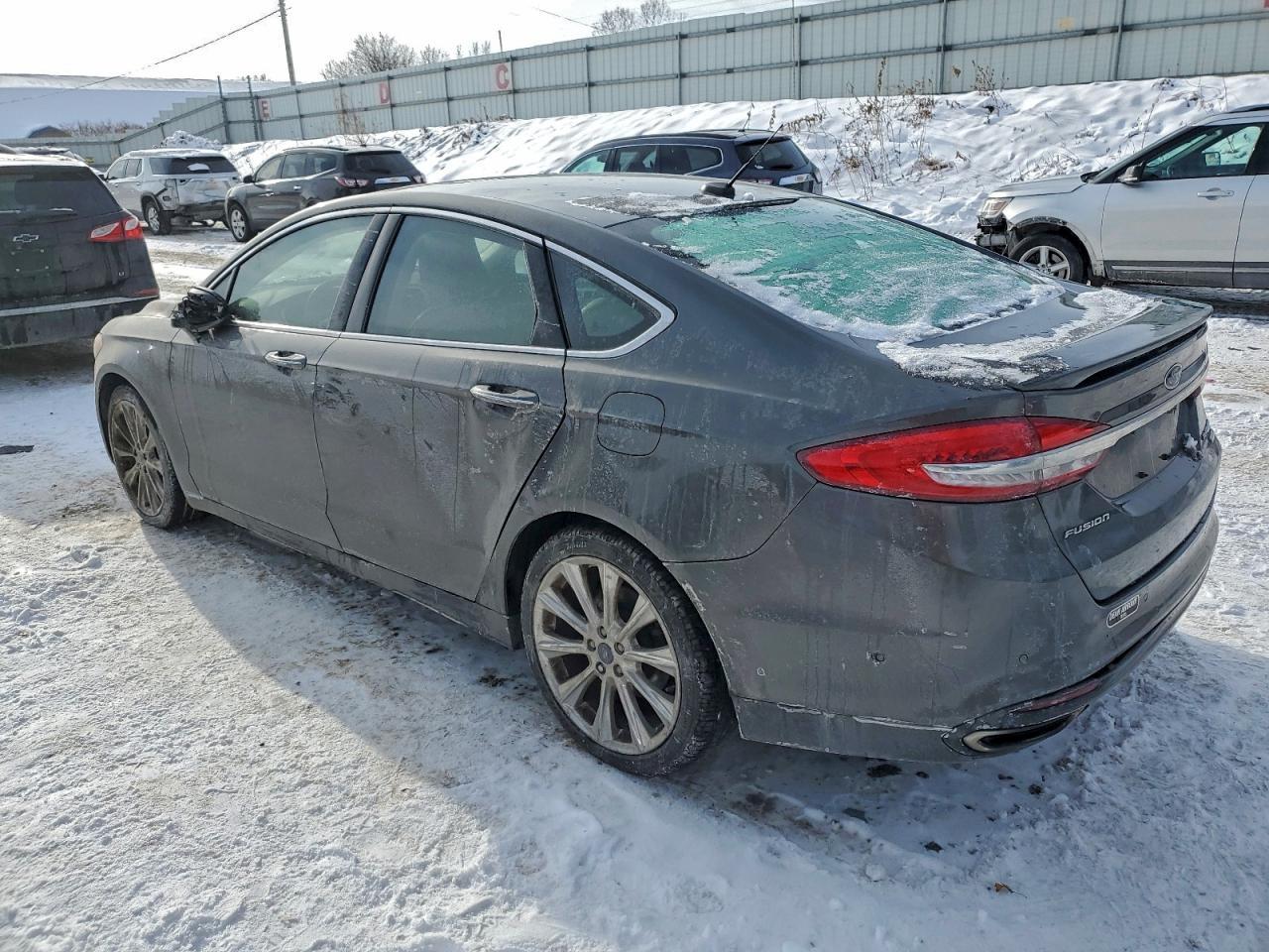 2018 Ford Fusion Titanium/Platinum - Фото 2