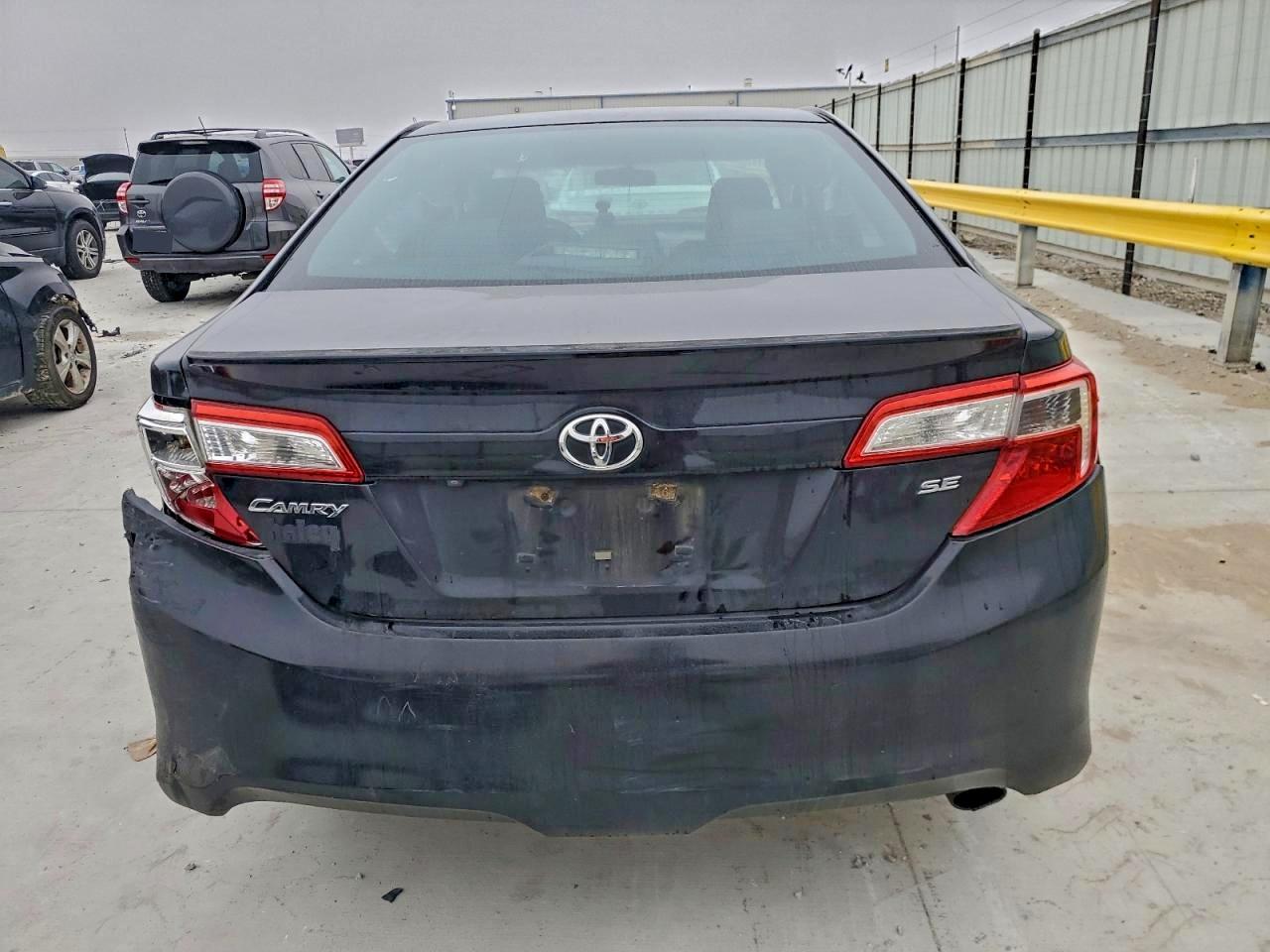 2014 Toyota Camry - Фото 6
