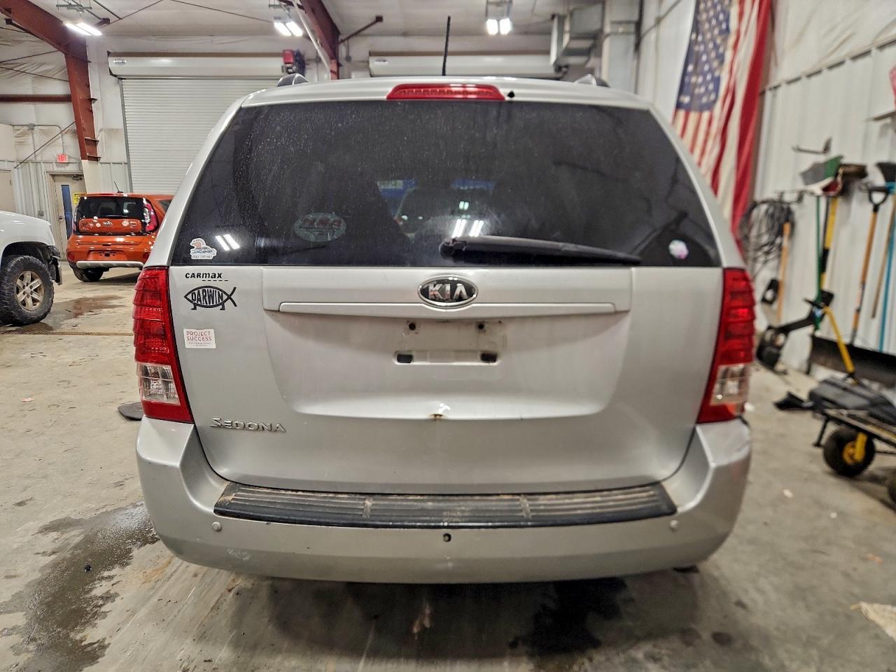 2012 Kia Sedona - Фото 6