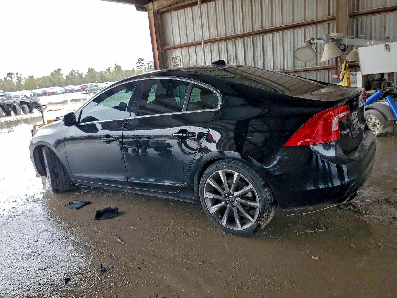 2015 Volvo S60 Platinum - Фото 2