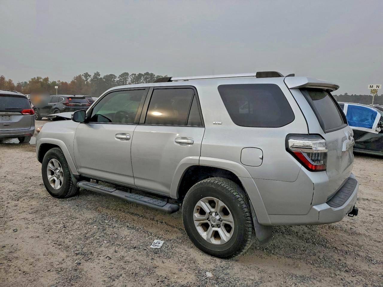 2022 Toyota 4Runner Sr5 - Image 2