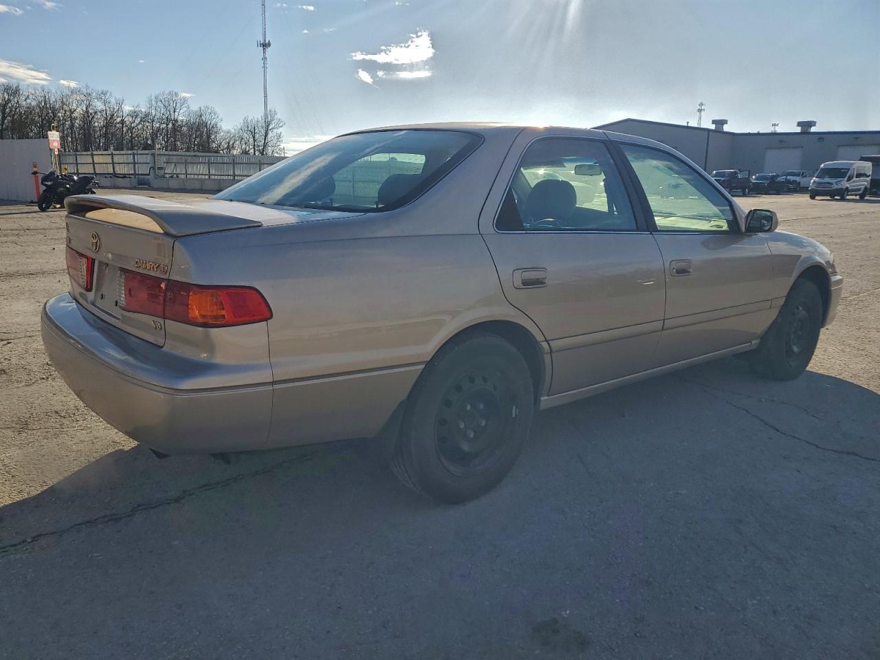 2000 Toyota Camry Le - Image 3
