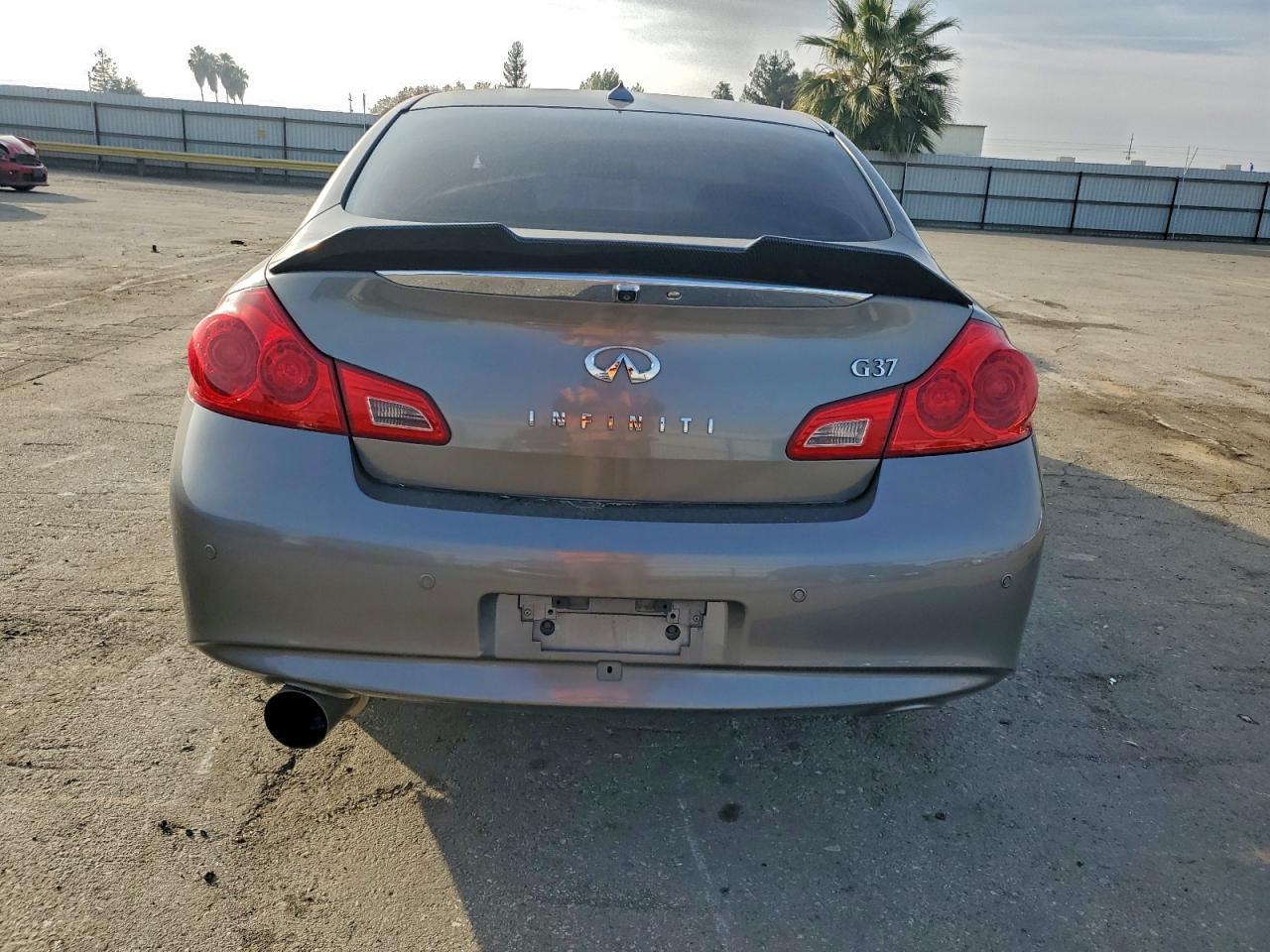 2013 Infiniti G37 Base - Image 6