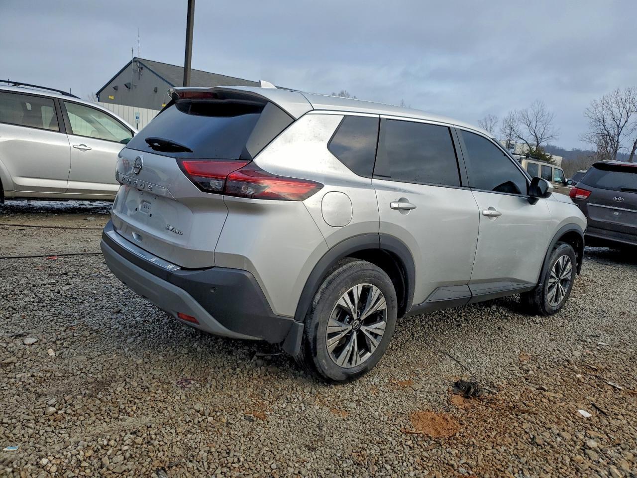 2023 Nissan Rogue Sv - Image 3