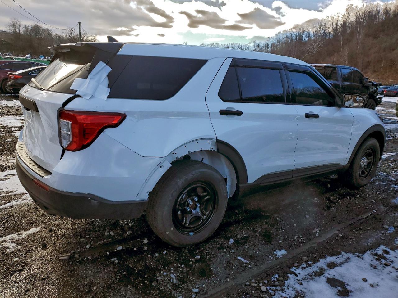 2023 Ford Explorer Police Interceptor - Image 3