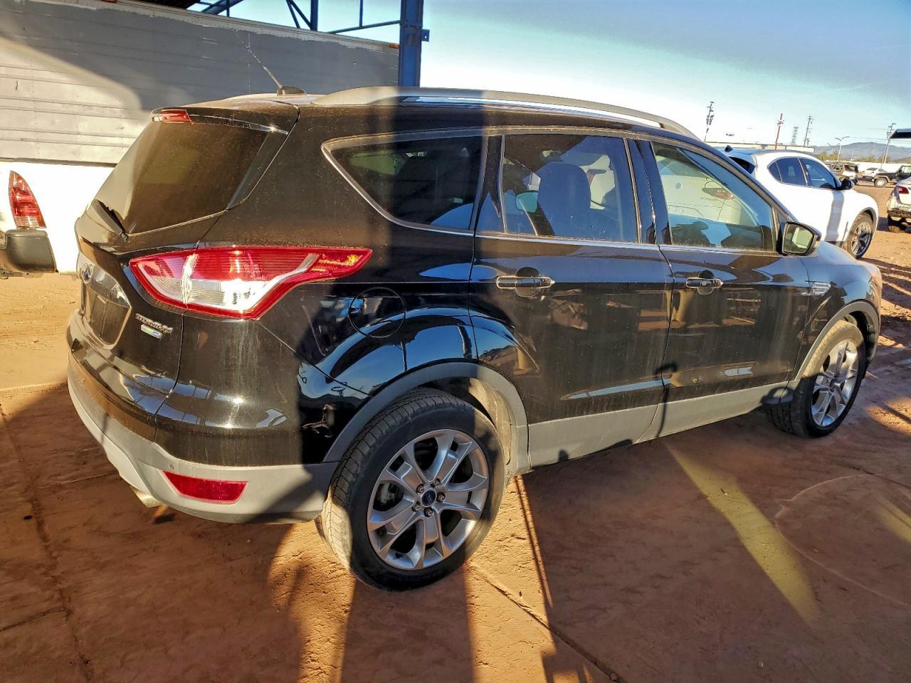 2016 Ford Escape Titanium - Фото 3