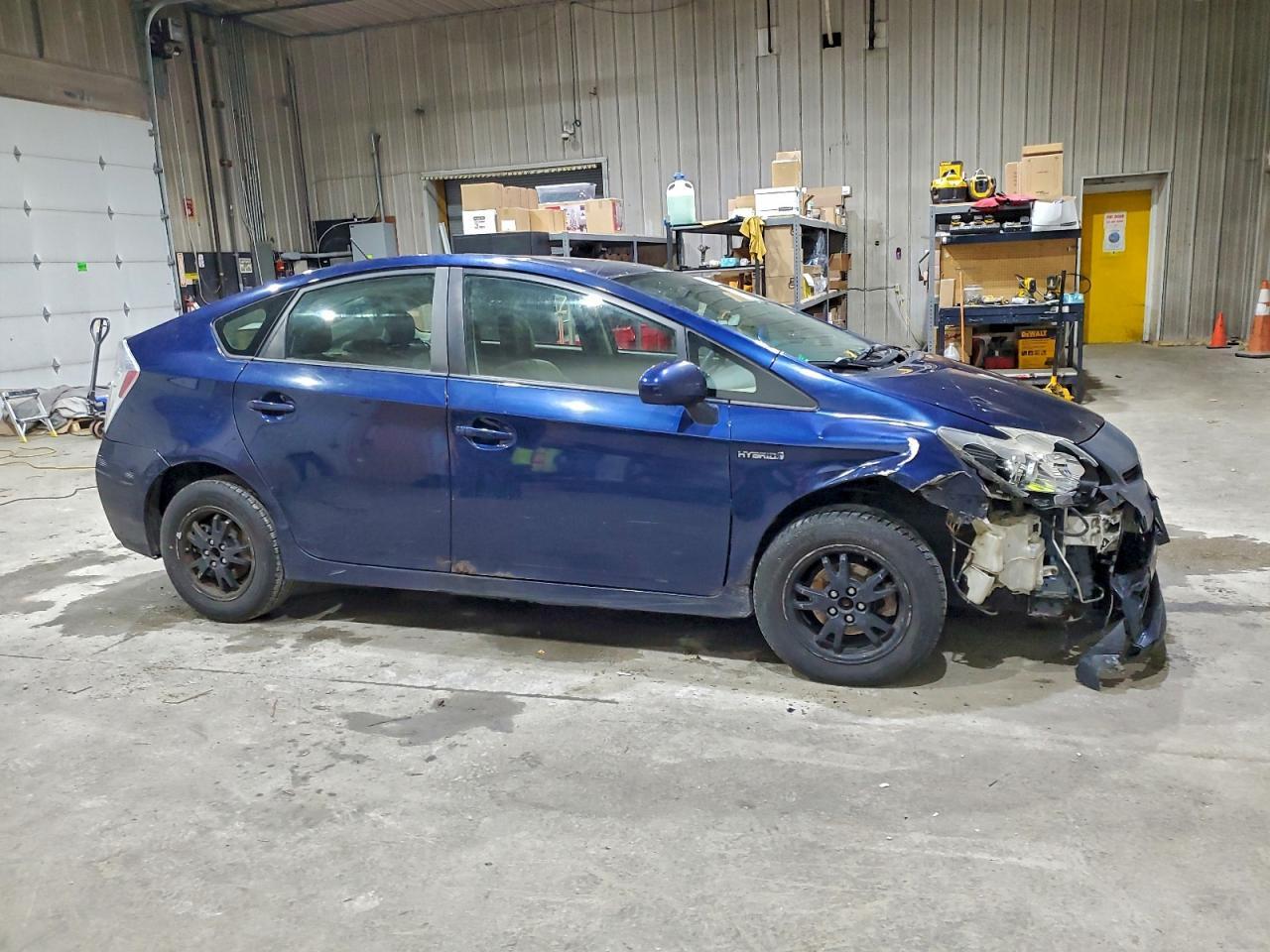 2012 Toyota Prius Two - Image 4