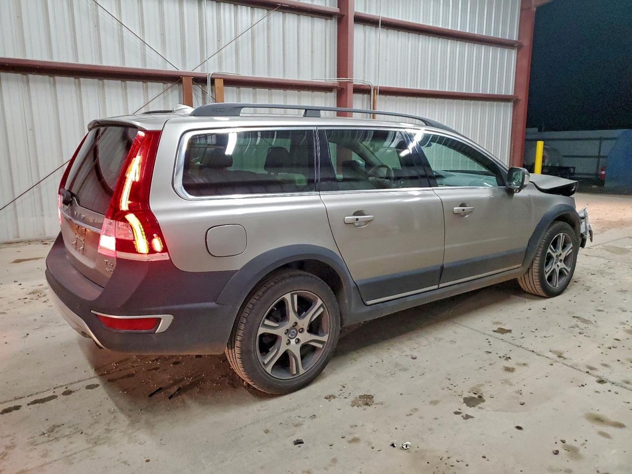 2014 Volvo Xc70 T6 - Image 3