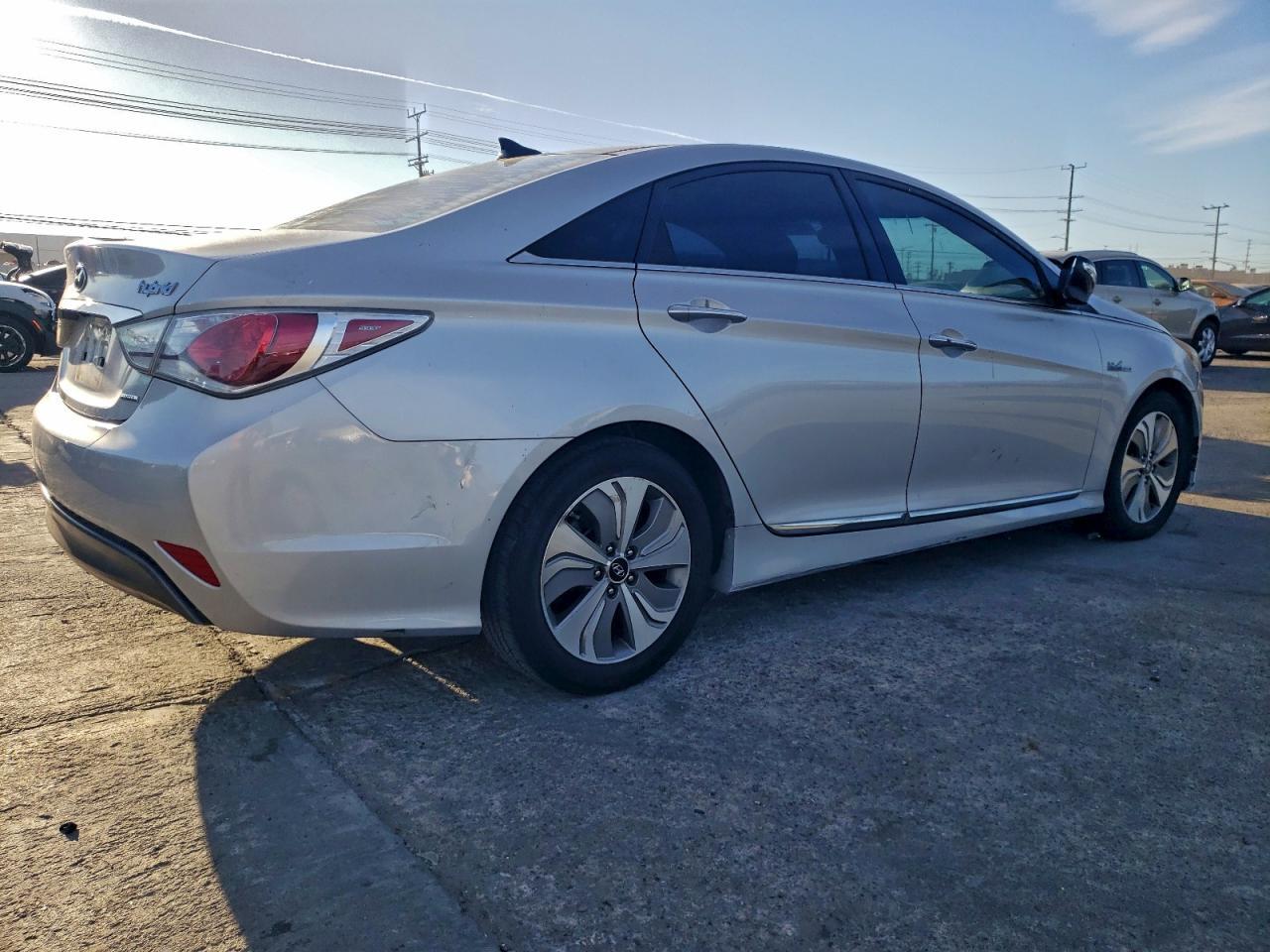 2015 Hyundai Sonata Hybrid - Фото 3