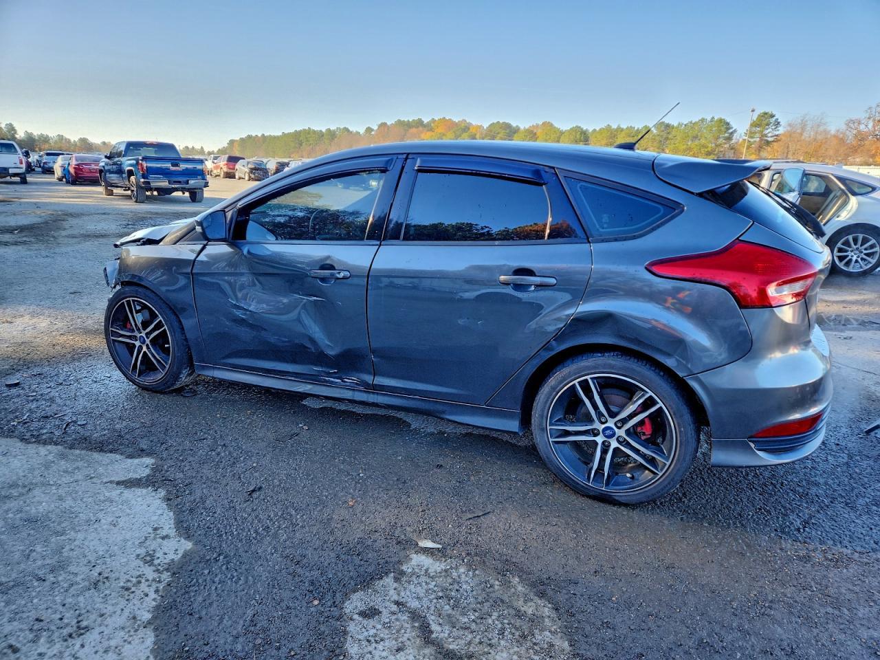 2018 Ford Focus St - Фото 2