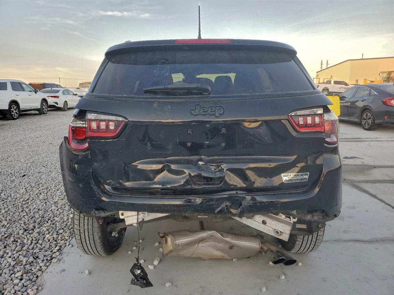 2022 Jeep Compass Latitude - Image 6