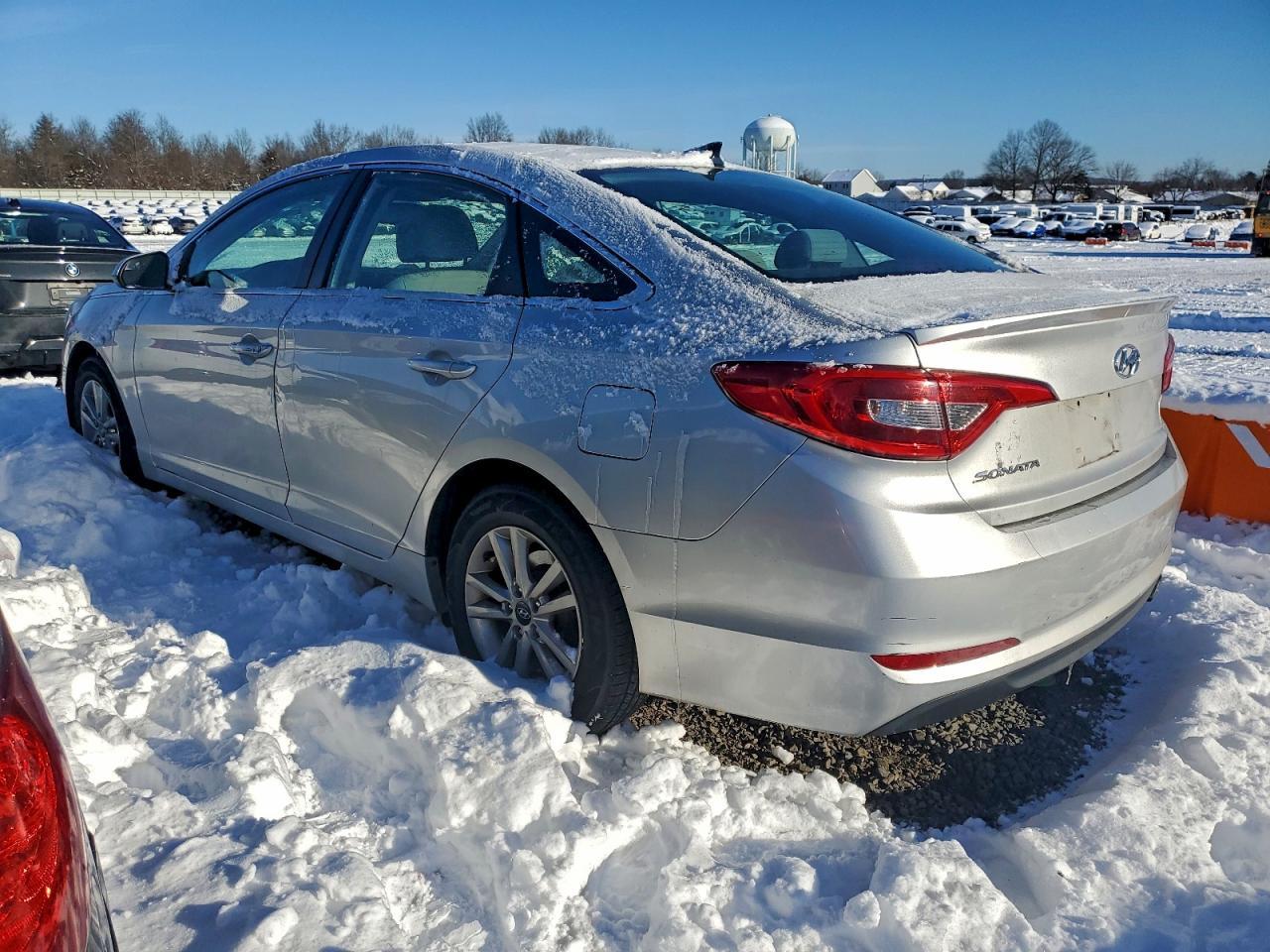 2016 Hyundai Sonata Se - Image 2