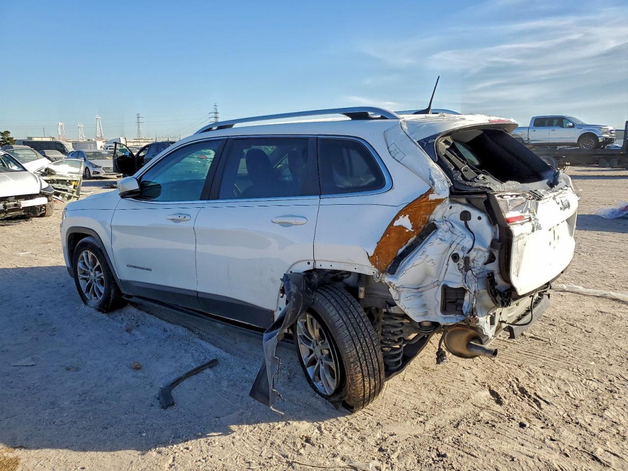2021 Jeep Cherokee Latitude Lux - Фото 2