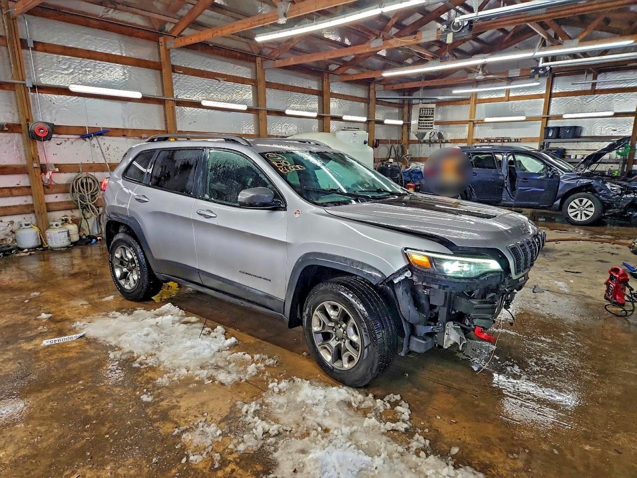 2019 Jeep Cherokee Trailhawk - Image 4