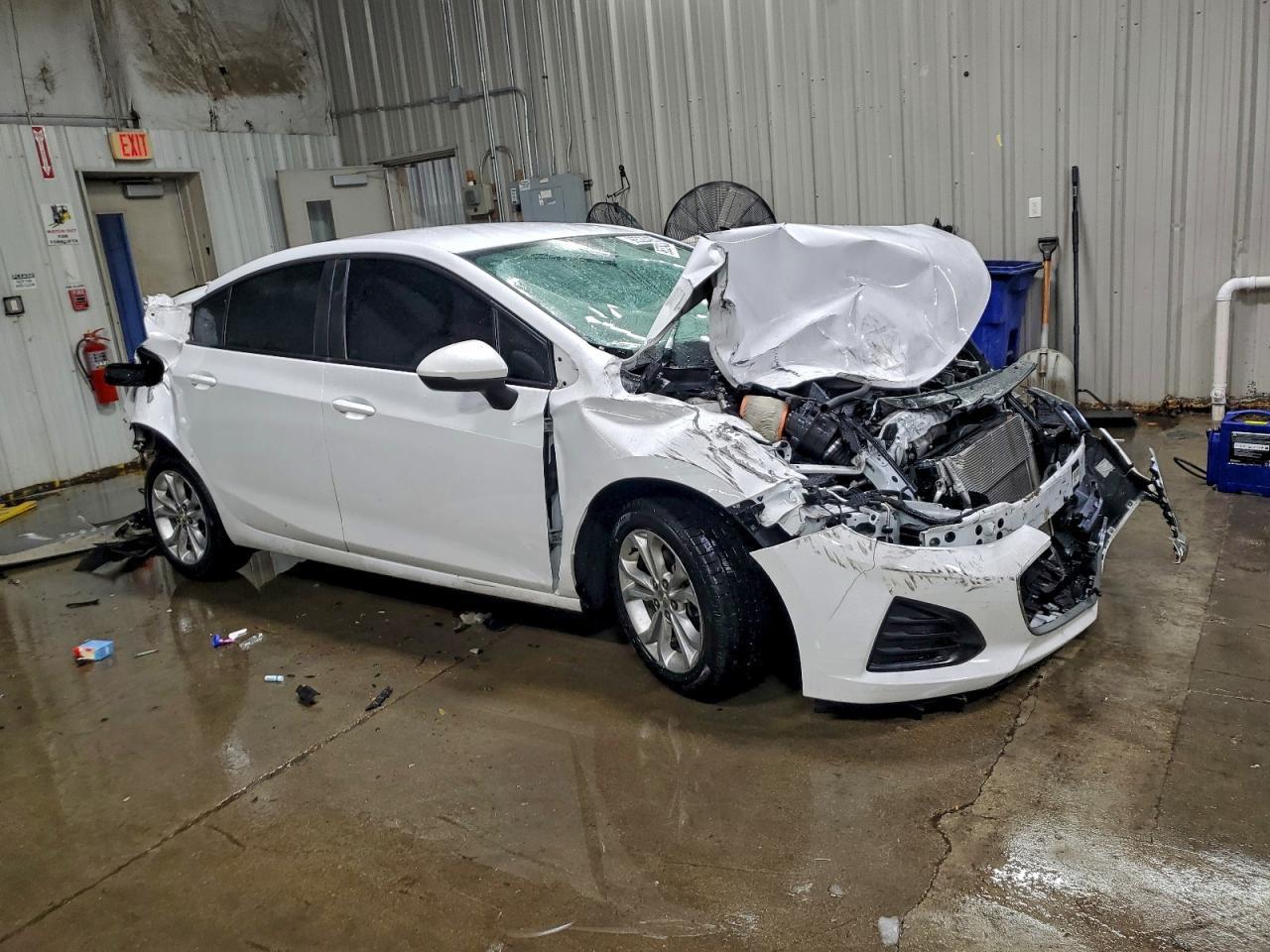 2019 Chevrolet Cruze Ls - Фото 4