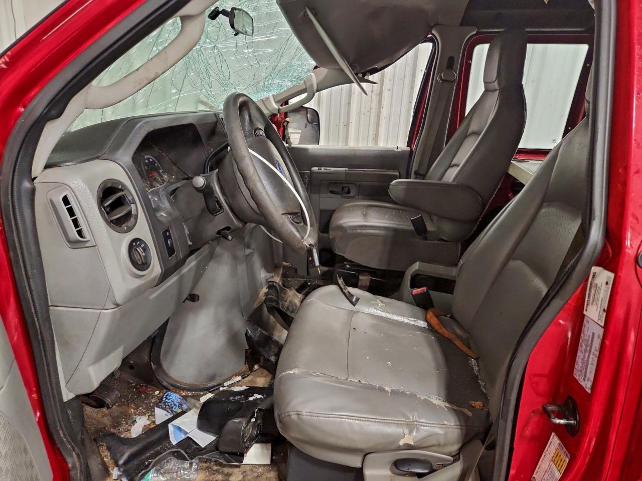 2010 Ford Econoline E350 Super Duty Van - Фото 7