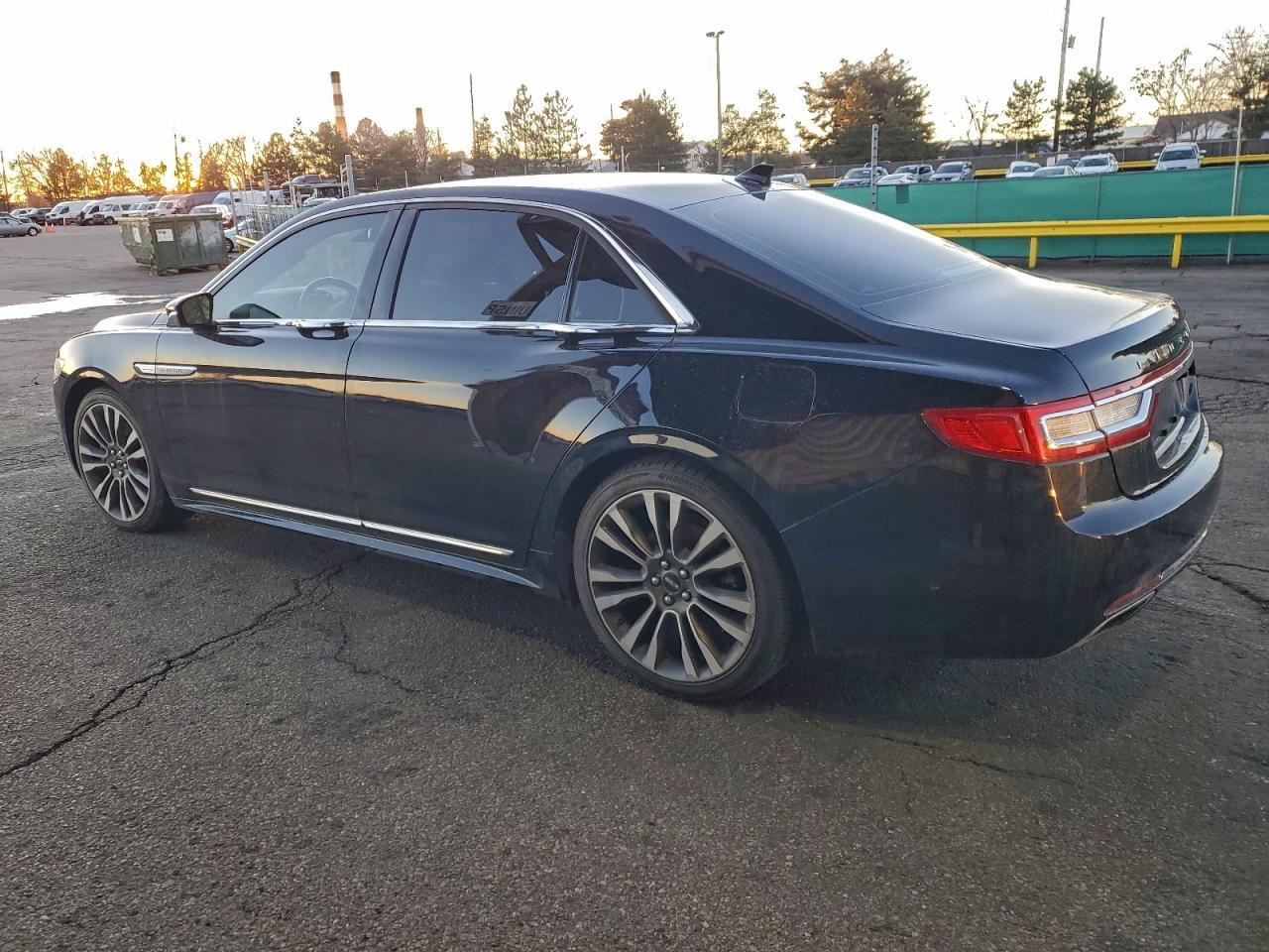 2018 Lincoln Continental Reserve - Фото 2